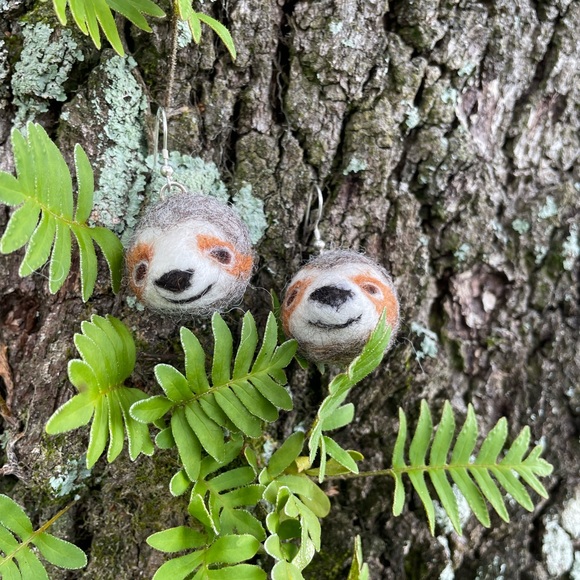 Hand crafted sloth needle felted earrings unique handmade one of a kind … - Picture 8 of 11
